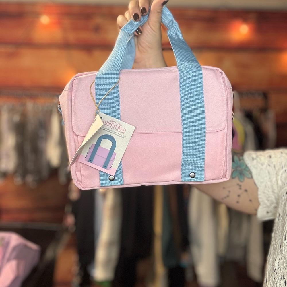 NWT Manna Lunch Tote Pink & Blue